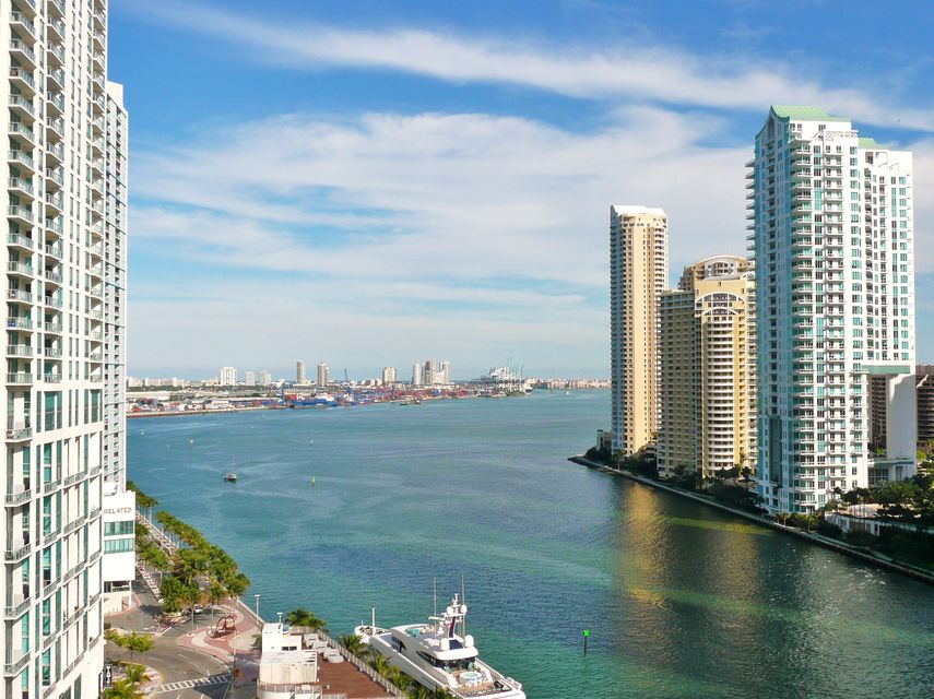 Mouth_of_Miami_River_20100211.jpg