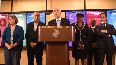Danielle Levive Cava, Esteban Bovo Jr., Carlos Gim&eacute;nez, Audrey M. Edmonson, Reynauld Jean y Alberto Carvahlo.