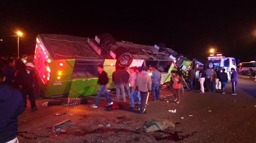 La Gobernadora de Imbabura dijo que se activaron las redes de socorro y salud para atender a los heridos e informar a los familiares.
