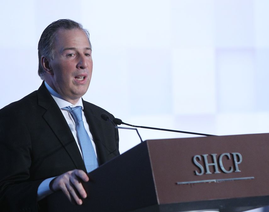 El secretario mexicano de Hacienda, José Antonio Meade, consideró hoy natural las tensiones y dificultades en la renegociación del&nbsp;Tratado&nbsp;de&nbsp;Libre&nbsp;Comercio&nbsp;de América del Norte (TLCAN) que su país mantiene con Estados Unidos y Canadá.