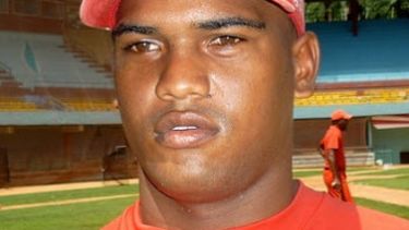 Portuondo lanzó en la Serie Nacional por última vez en el 2013-2014. (ARCHIVO)