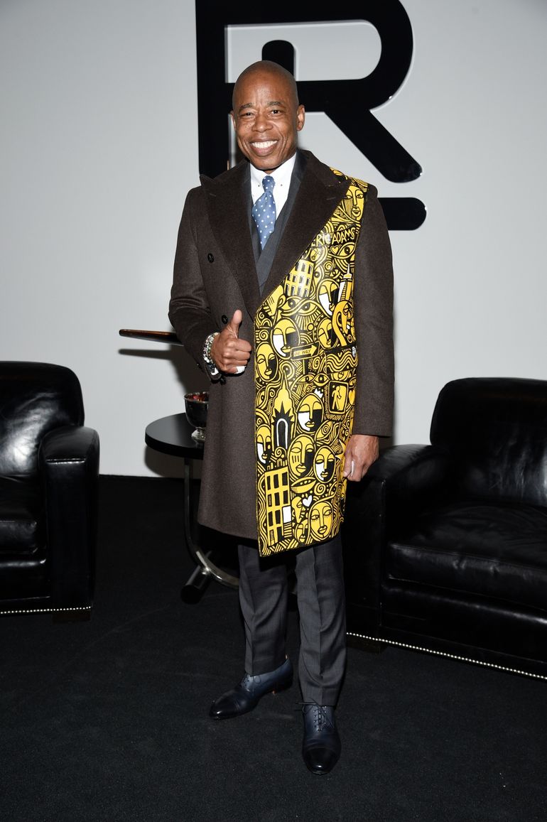 El alcalde de Nueva York, Eric Adams, asiste a la presentación de la colección otoño-invierno 2022 de Ralph Lauren en Nueva York