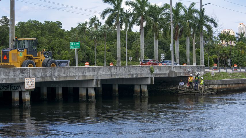 Departamento de Agua y Alcantarillado de Miami-Dade instaló con éxito un dispositivo de succión.&nbsp;