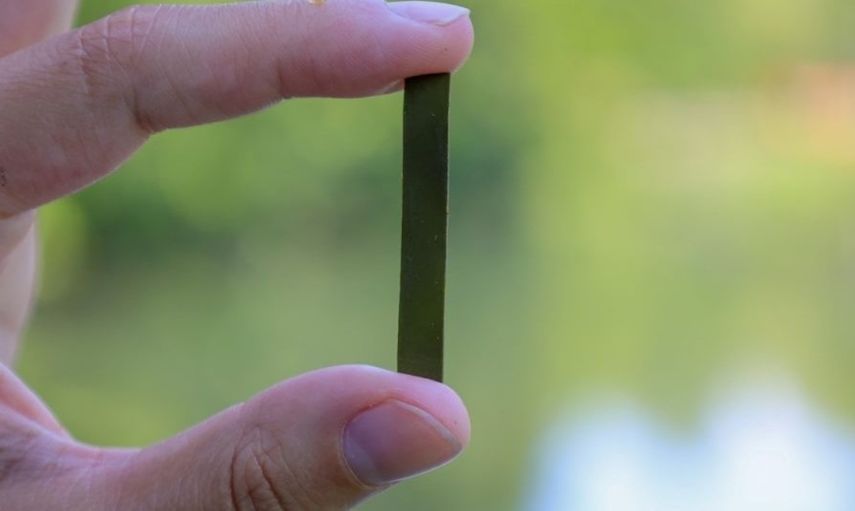 Una muestra del nuevo plástico biohíbrido totalmente reciclable del laboratorio Worch.