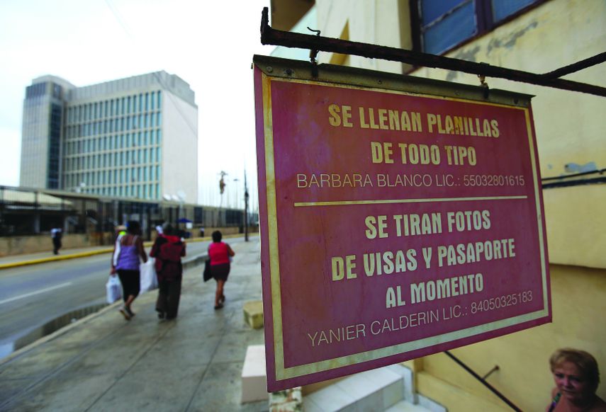 La sede de la embajada de Estados Unidos en Cuba solo ha quedado para algunas labores consulares.