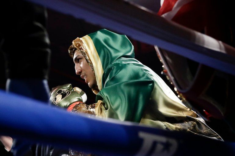 En esta foto de archivo del 20 de abril de 2019, se muestra a Teofimo López antes de un combate de boxeo por el campeonato de peso ligero de la NABF contra el finlandés Edis Tatli, en Nueva York