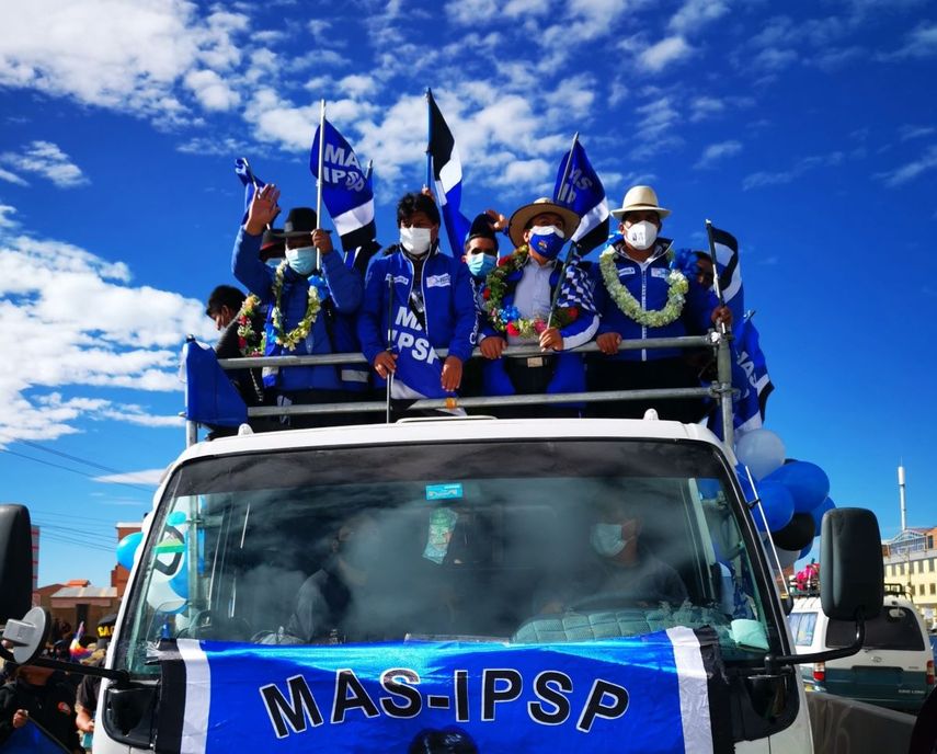 Evo Morales ha tenido que salir a hacer campaña política para las elecciones de gobernadores y alcaldes del próximo 7 de marzo porque las encuestas revelan que su partido no es favorito.&nbsp;