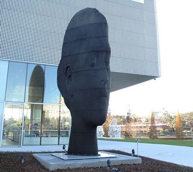 Escuela primaria Duplicación Sucediendo Museo de arte de Florida ficha escultura gigante del español Jaume Plensa