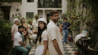 María Becerra y Pablo Alborán presentan el tema Amigos.