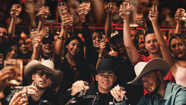 El colombiana Yeison Jiménez presenta Hasta la madre.