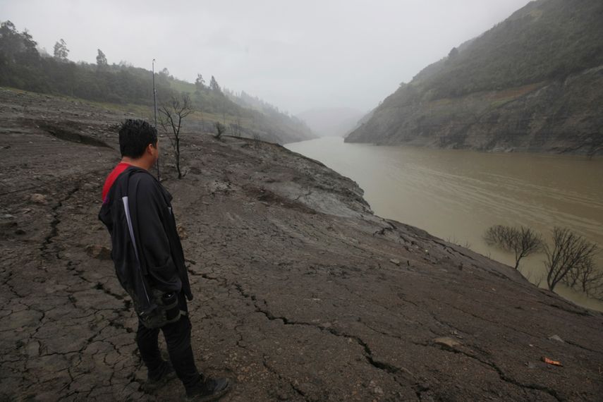 El embalse Mazar alimenta a las centrales hidroeléctricas, Paute y Sopladora que proporcionan el 40% de la electricidad de Ecuador.