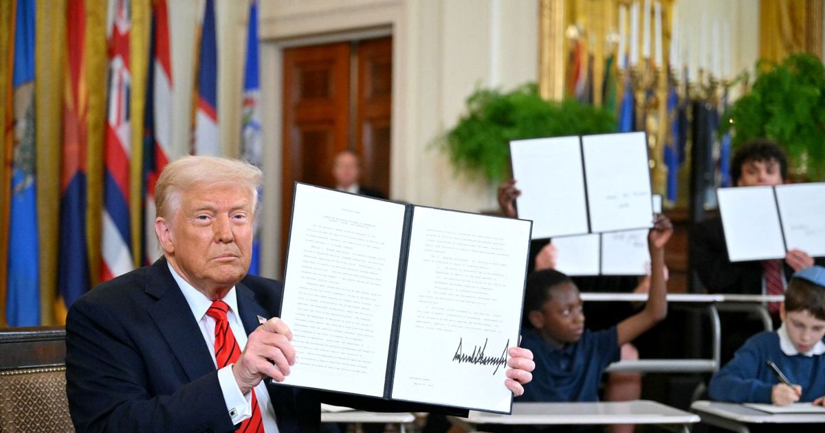 Trump firma el cierre del Departamento de Educación, ¿cómo nos impacta?
