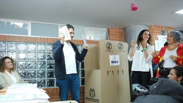 El senador de izquierdas Iván Cepeda, antes de votar este domingo, en Bogotá.