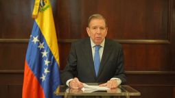 El presidente electo de Venezuela, Edmundo González Urrutia, envía su primer mensaje tras la consumación del golpe de Estado de Maduro