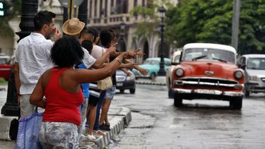 Cuba indicó que reforzará el transporte público con 400 microbuses y 90 nuevos autobuses en La Habana.