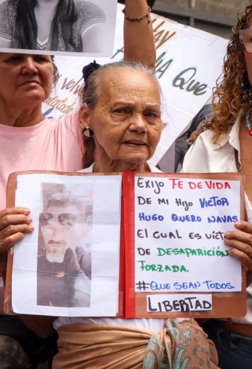Carmen Teresa Navas, de 82 años, lleva meses peregrinando por centros de reclusión sin recibir noticias sobre su hijo Víctor Quero, preso político del chavismo desde el 1 de enero de 2025