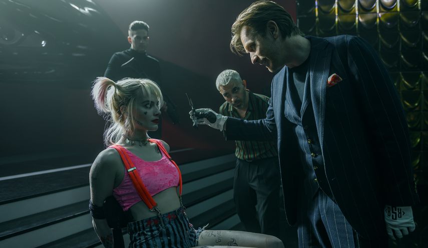 Margot Robbie, izquierda, y Ewan McGregor en una escena de Birds of Prey en una imagen proporcionada por Waner Bros.&nbsp;
