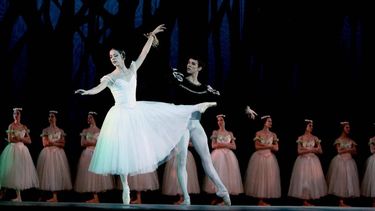 El programa del evento incluye clases magistrales sobre la metodología de la preparación física y la enseñanza de la escuela cubana de ballet. (balletcuba.cult.cu)