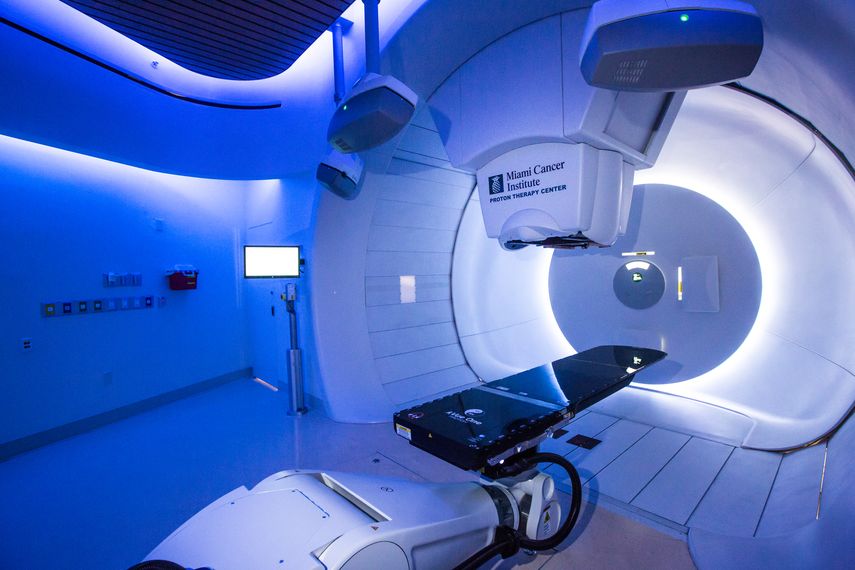 La ventaja del uso de los protones es que penetran en el cuerpo y van directamente al sitio del tumor sin da&ntilde;ar los tejidos alrededor