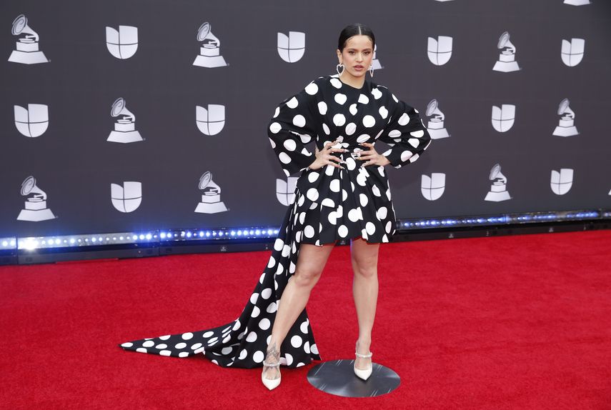 Rosal&iacute;a eligi&oacute; los lunares.&nbsp;