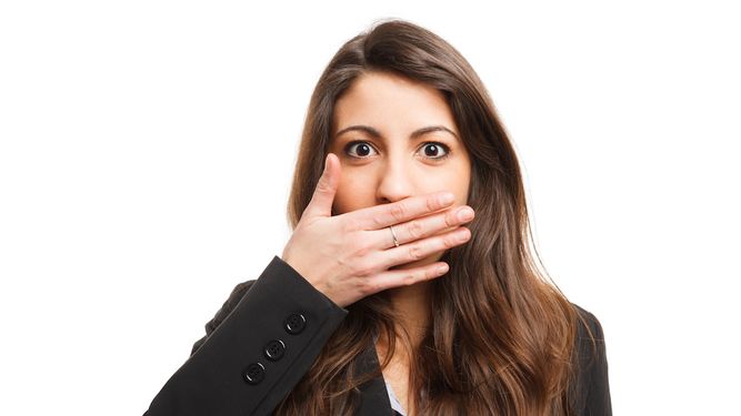 Las personas que tienen gripe contaminan con virus el aire que les rodea simplemente al respirar, sin necesidad de toser ni estornudar.