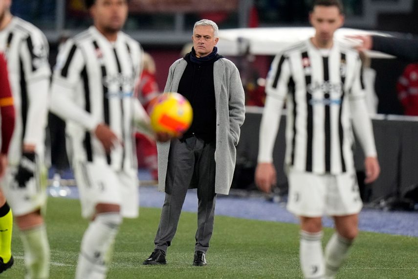 José Mourinho con molestia por sufrir la remontada de la Roma sobre la Juventus en Serie A