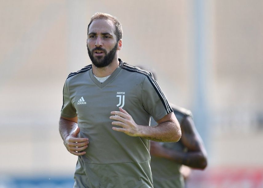 La llegada de Cristiano Ronaldo precipita la salida de Higuaín de la Vecchia Signora.