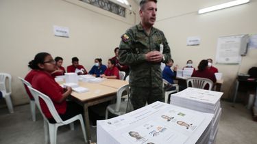 Boletas de votación en Ecuador. 