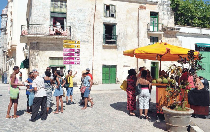 La gente común sólo sabe que la nación sudamericana le sirve de sostén a la isla con el envío de combustible, por eso mientras arrecia la crisis social y política en Venezuela, hay mayor preocupación en Cuba.