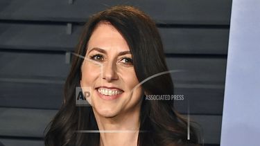 La filántropa MacKenzie Scott, exesposa de Jeff Bezzos, durante un evento en California.