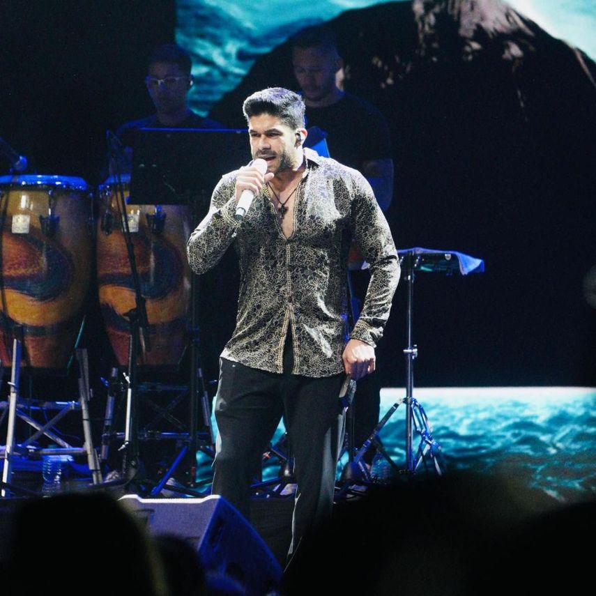 El cantautor y músico puertorriqueño-estadounidense Jerry Rivera.