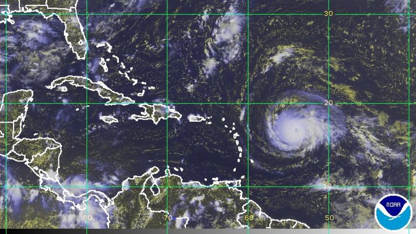 El huracán Irma se encuentra a unas 610 millas al este de las islas de Sotavento, en las Antillas Menores.