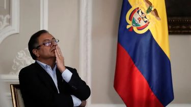 Al presidente de Colombia, Gustavo Petro, lo persigue el conflicto