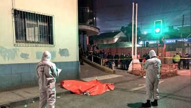 De acuerdo con los datos recabados por Carabineros, las víctimas habrían tenido algún tipo de conflicto en su población, lo que desencadenó este crimen.