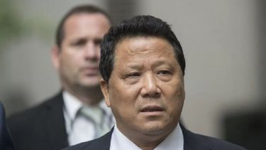 De acuerdo con la fiscalía, Seng, de 69 años y que se había declarado inocente, alegaba que construiría en Macao un centro de conferencias tan grande como el edificio de Naciones Unidas en Nueva York.