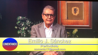 El escritor y profesor Emilio J. Sánchez en el programa “Comentando”.
