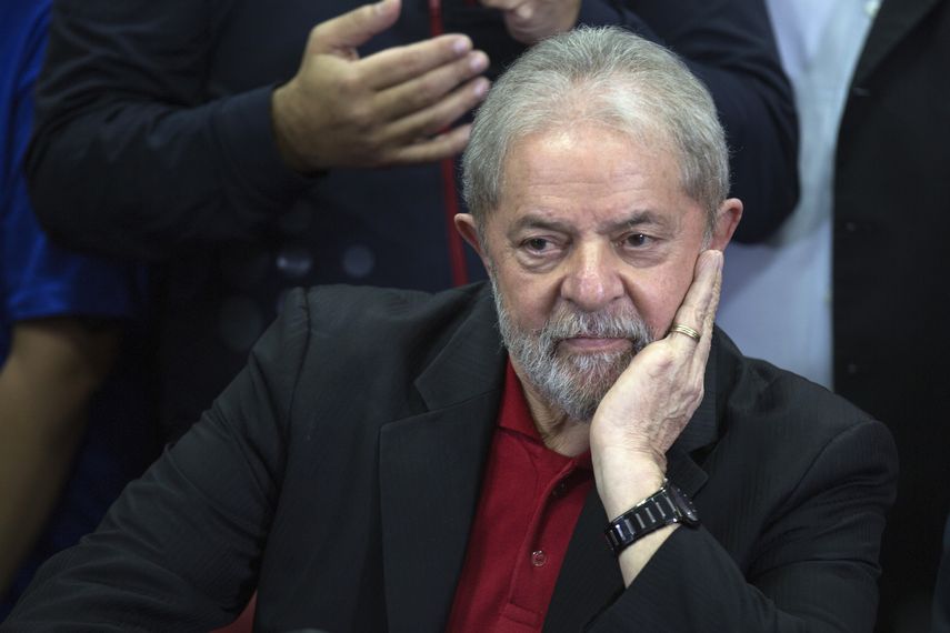 Lula, quien ha negado todos los cargos, sostiene que es inocente y víctima de una persecución política y judicial que tendría como objetivo impedir que postule nuevamente a la presidencia.