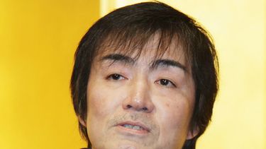 Esta fotografía de archivo sin fecha, proporcionada por la agencia de noticias japonesa Jiji Press el 27 de julio de 2026, muestra al autor japonés Keigo Higashino en Tokio.