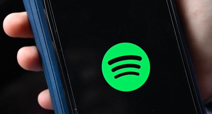 El logo de la plataforma Spotify en un dispositivo.