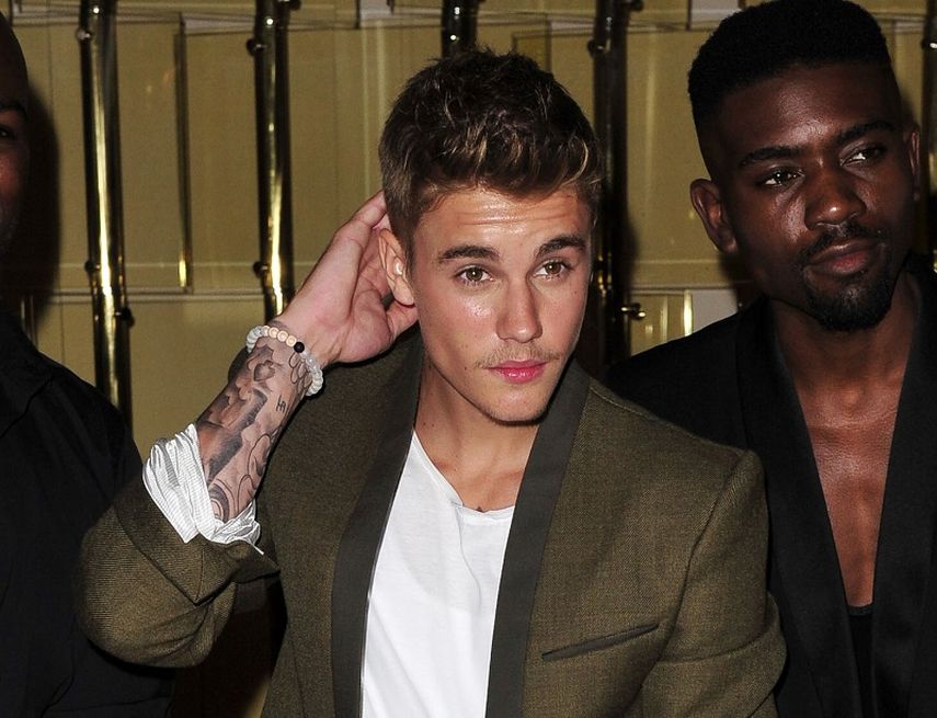 Justin Bieber durante un evento en París, 2014. (AP). 