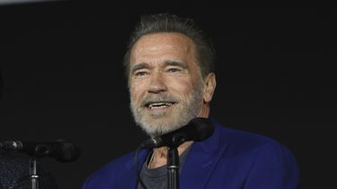 Arnold Schwarzenegger participa en un panel en Comic-Con International, en San Diego. 