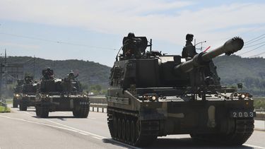 Obús surcoreanos K-9 circulan cerca de la frontera con&nbsp;Corea&nbsp;del Norte en Paju (Corea&nbsp;del Sur).