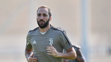 La llegada de Cristiano Ronaldo precipita la salida de Higuaín de la Vecchia Signora.