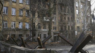 Barreras antitanque en Bakhmut en la región de Donetsk en Ucrania el 11 de diciembre de 2022.&nbsp;