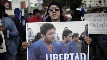 Decenas de nicaragüenses que han tenido que huir a Costa Rica debido a la crisis sociopolítica en su país, manifestaban frente a la embajada de Nicaragua, en San José.