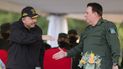 El dictador sandinista Daniel Ortega saluda al jefe del Ejército, Julio Áviles.