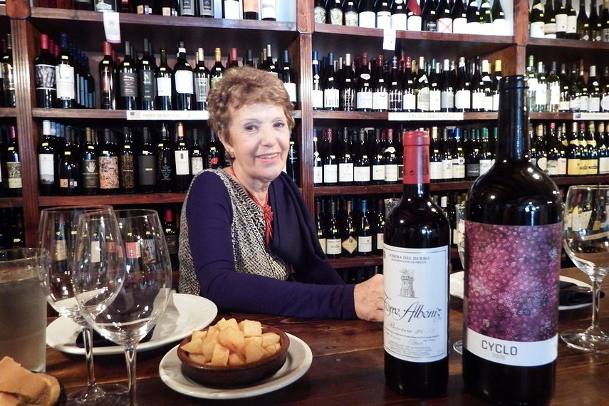 “Cuidamos la tierra y las viñas con los métodos tradicionales”, señaló Pilar Pérez de Albéniz. (JESÚS HERNÁNDEZ)