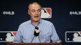 Rob Manfred, comisionado de las Grandes Ligas, habla en el Día de Prensa de la Liga del Cactus, el miércoles 15 de febrero de 2023, en Phoenix&nbsp;