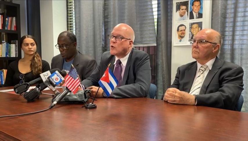 Representantes del exilio cubano en Miami dijeron que reciben la muerte del general Luis Alberto Rodríguez López-Calleja con “esperanza” para la lucha anticastrista.