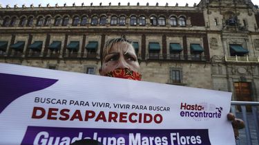 Decenas de mujeres que buscan a sus hijos desaparecidos se manifestaron este martes en Ciudad de México